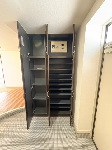 武藤ビルの玄関