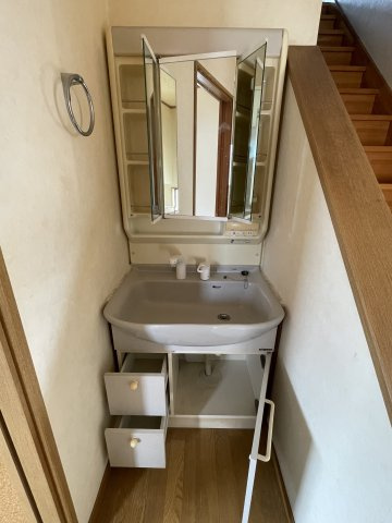 本郷町店舗兼住宅の独立洗面台