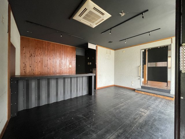 本郷町店舗兼住宅の内装