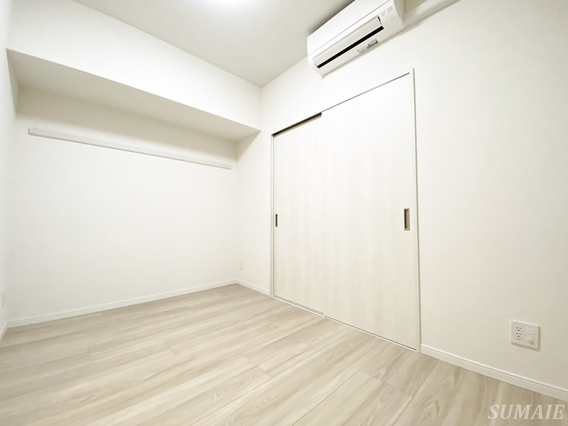 ステラテラスの寝室|別角度から見た5.9帖の洋室です☆