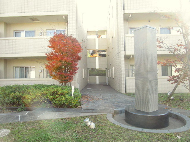 キュロコ玉川学園　東棟のロビー