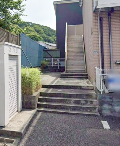 逗子市沼間２丁目のアパートのエントランス|開放的なエントランス♪
