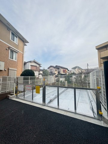 エストゥルース府中の駐車場