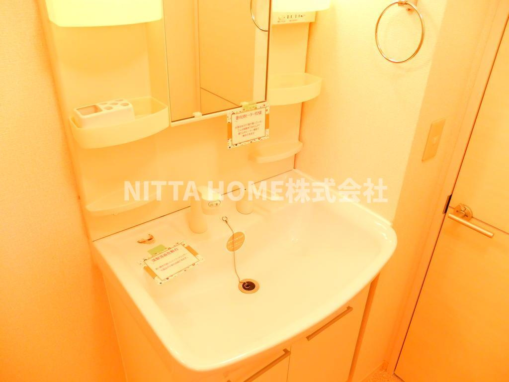 コンフォール・ヴィラ　Ｃ棟 の洗面所|大人気！！洗髪洗面化粧台♪