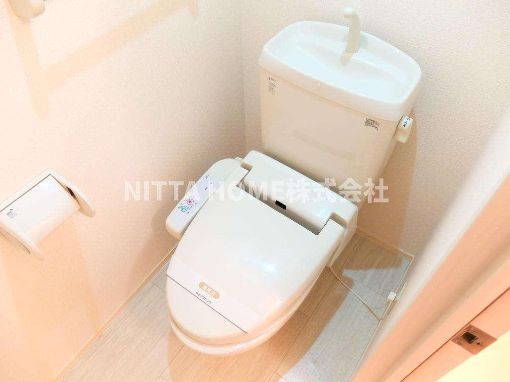 コンフォール・ヴィラ　Ｃ棟 のトイレ|ウォシュレット付きです◎