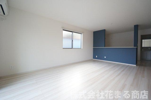 Kolet千葉源町の居間・リビング|物件、駅でお待ち合わせでのご案内歓迎！