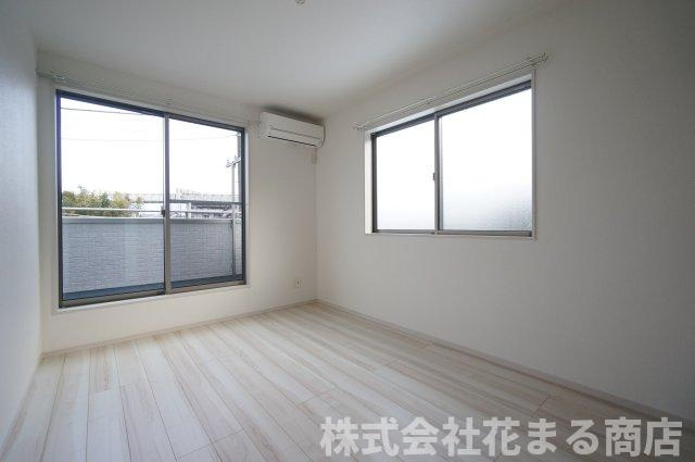 Kolet千葉源町の居間・リビング|物件、駅でお待ち合わせでのご案内歓迎！