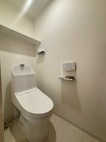 エストゥルース府中のトイレ|※別号室参考写真です