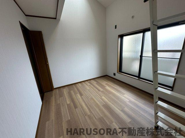 守口市高瀬町1丁目　３階建ての洋室