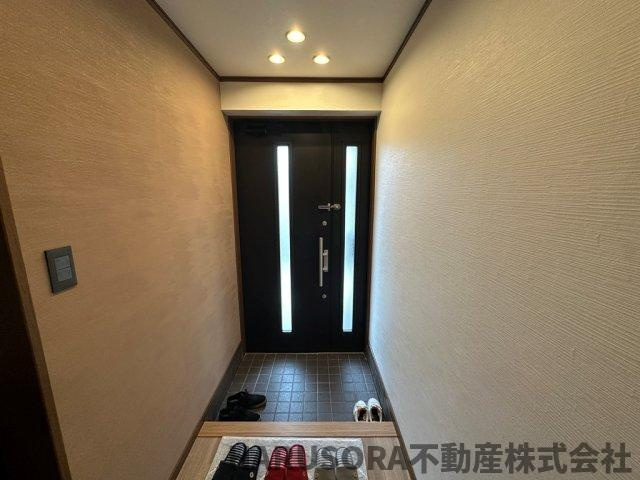 守口市高瀬町1丁目　３階建ての玄関