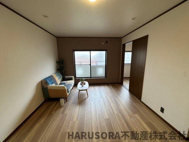 守口市高瀬町1丁目　３階建ての居間・リビング