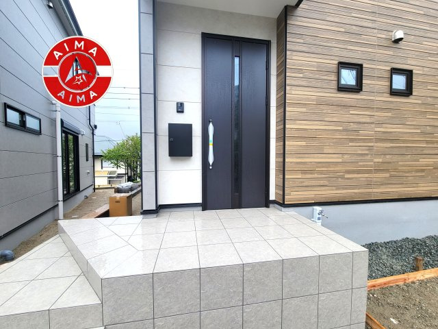 福岡市西区生松台1丁目第3-3棟（3号棟）　の玄関|おでかけの時も帰った時も、「我が家」を最初に感じでもらえる素敵な空間に。
