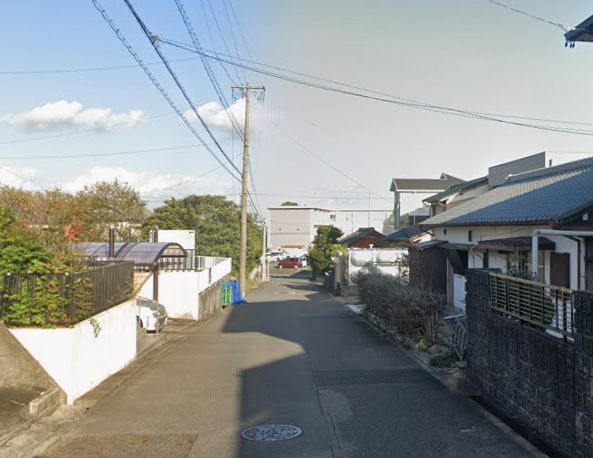 半田市清城町1丁目の前面道路含む現地写真