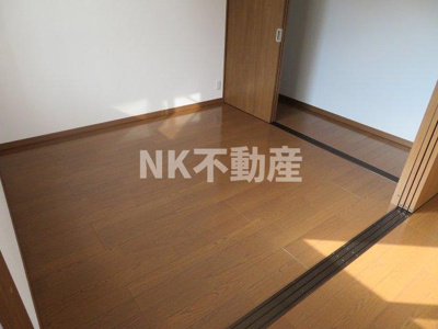 【寝室】 | ユニキューブ上小阪（長瀬賃貸） | 広くて明るい寝室