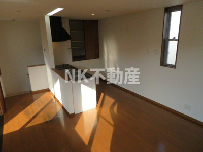 【居間・リビング】 | ユニキューブ上小阪（長瀬賃貸） | こちらの居間で趣味の時間をお楽しみください