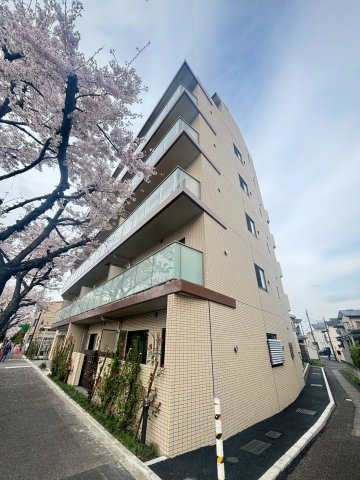 エストゥルース府中