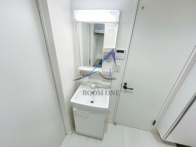 Ｌｅ Ｃｏｅｕｒ Ｅｂｉｓｕの洗面所|独立洗面台です。