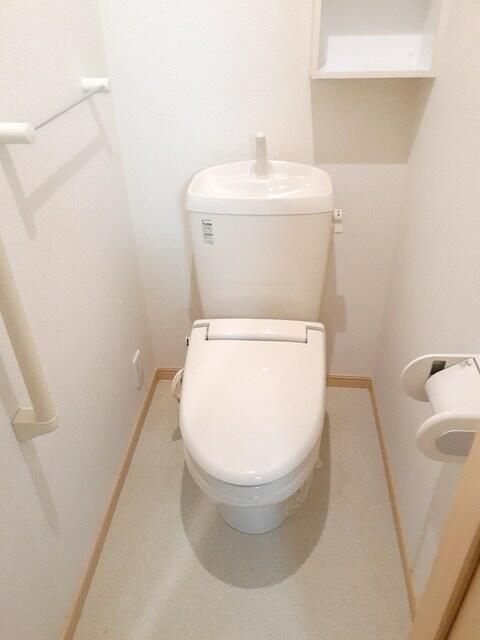市川市南八幡４丁目の賃貸マンションのトイレ