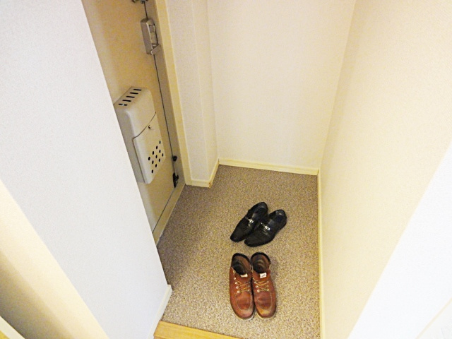 サンハイツ実穂の玄関