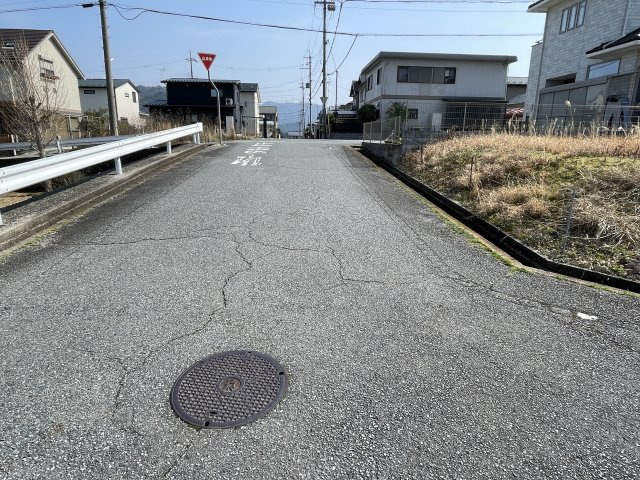 丹波篠山市住吉台の売地の前面道路含む現地写真