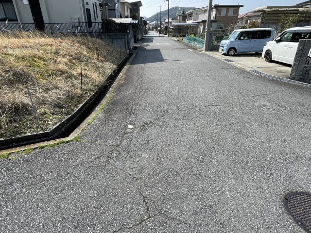丹波篠山市住吉台の売地の前面道路含む現地写真