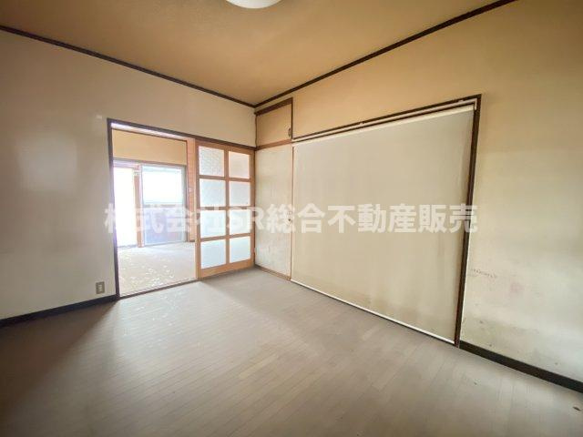 横小路町5丁目中古テラスハウスの洋室|1F・6帖洋室。使い勝手のいい洋室です