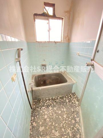 横小路町5丁目中古テラスハウスの浴室|ユニットバスに新調すれば快適に入浴できます！