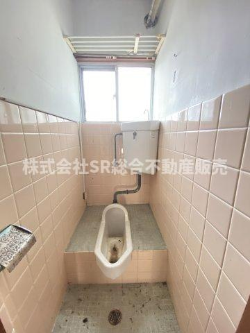 横小路町5丁目中古テラスハウスのトイレ|温水洗浄便座付きトイレに交換のご相談下さい。