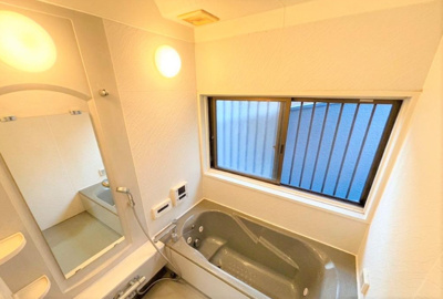 【浴室】 | 吹田市尺谷中古戸建 | 弊社のファイナンシャルプランナーより、将来に向けた資金計画・住宅ローンの無料相談が皆様に大変ご好評頂いております！物件ご購入の前に、まずはお気軽にご相談くださいませ。