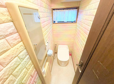 【トイレ】 | 吹田市尺谷中古戸建 | エイブルだけの嬉しいサービス、ご用意しております。詳細は、お気軽に当社までお問合せ下さいませ！
