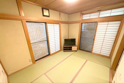 【和室】 | 吹田市尺谷中古戸建 | サイトに掲載されていない箇所の写真、撮影してお届けさせて頂きます！気になる物件で、見たい部分の画像が無い場合は、弊社スタッフまでご連絡下さいませ。お客様の気になる箇所を、カメラにて撮影して参ります！