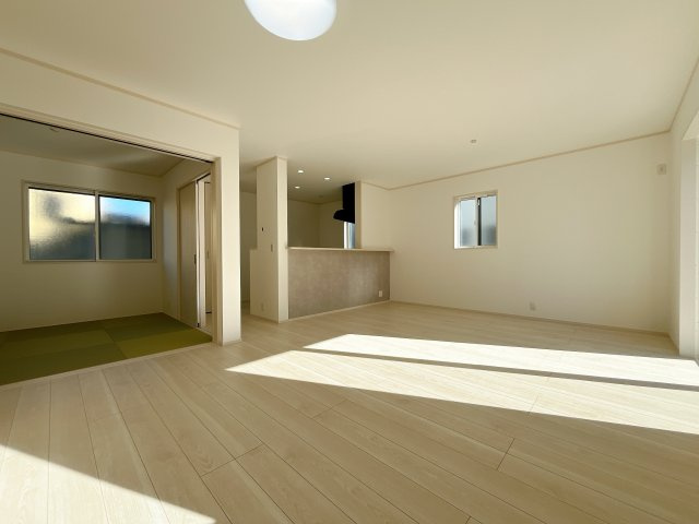熊谷市新堀新田 新築戸建　全２棟の居間・リビング