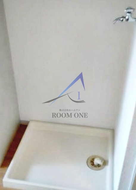 グレイス戸塚の設備|洗濯機置き場です。