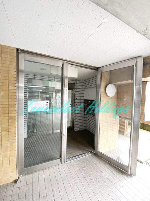 藤沢市善行１丁目の賃貸マンションのエントランス