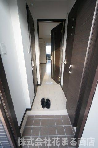 コネクトパークヒルズ鶴沢町の玄関|物件、駅でお待ち合わせでのご案内歓迎！