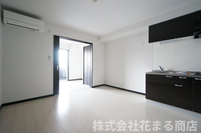 コネクトパークヒルズ鶴沢町の居間・リビング|物件、駅でお待ち合わせでのご案内歓迎！