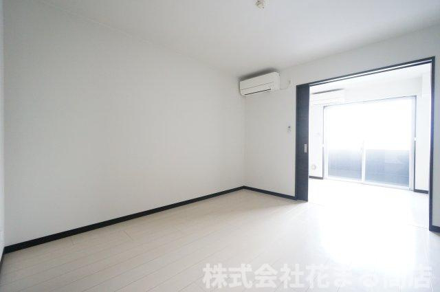 コネクトパークヒルズ鶴沢町の居間・リビング|物件、駅でお待ち合わせでのご案内歓迎！