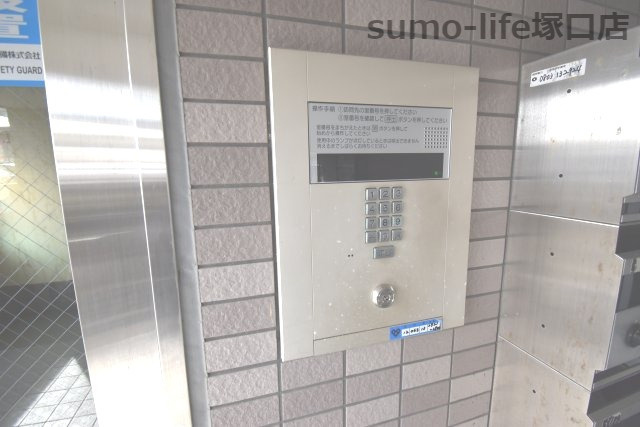 エンゼルコ宮前のエントランス