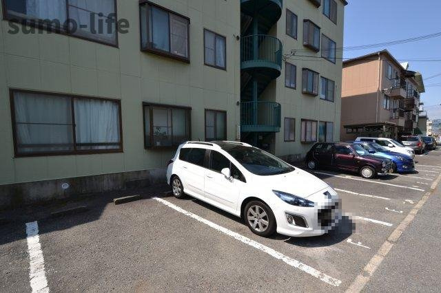 ハートフル車塚の駐車場
