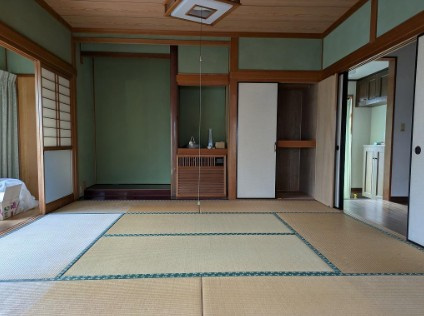 【高台立地】高知市万々　中古一戸建ての和室|心落ち着く本格和室。客間やお子様の遊び場としても最適♪