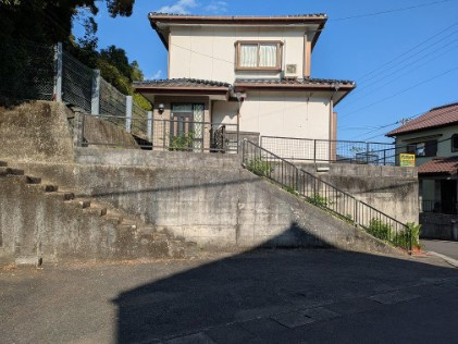 【高台立地】高知市万々　中古一戸建ての外観|視界を遮るもののない、プライバシーを確保した立地