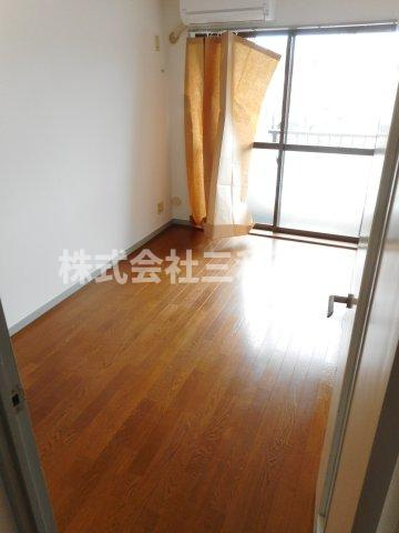 サンハイツ志茂多の居間・リビング|同間取り別室の参考写真です