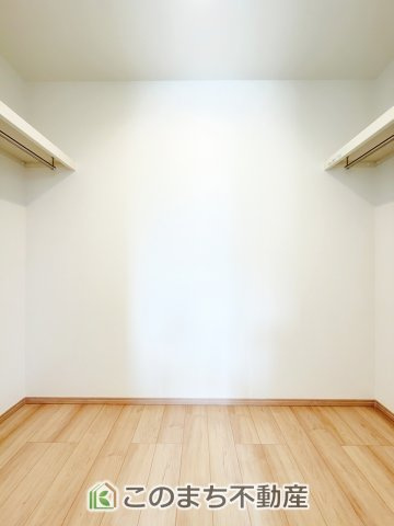 ハートフルタウン宇都宮市簗瀬町2542番の収納|大きなウオークインクローゼットございます。