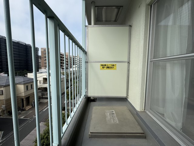 グリーンパーク東砂のバルコニー|3.24㎡のバルコニーです♪
明るい光が入り込みます♪