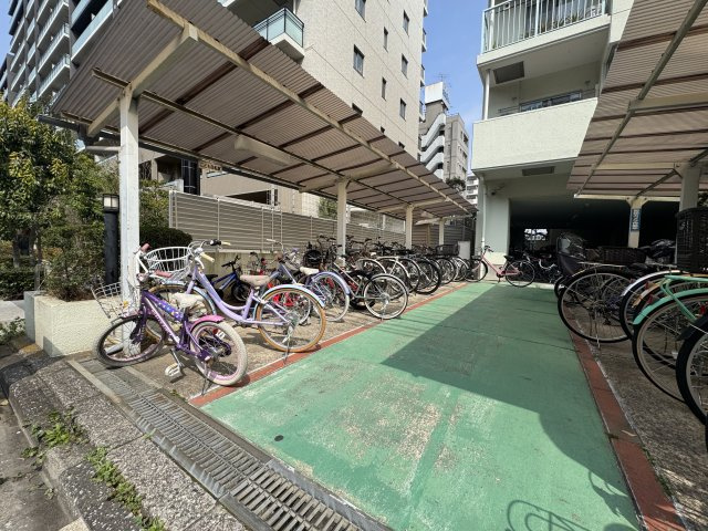 グリーンパーク東砂の駐輪場|敷地内駐輪場です♪