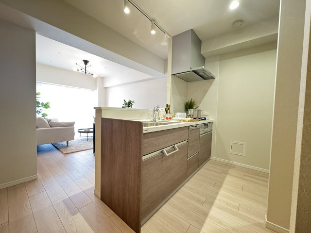 グリーンパーク東砂のキッチン|カウンターキッチンを採用した開放感溢れる空間です♪