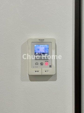 葛飾区水元2丁目中古住宅のセキュリティ|【モニターホン】誰が来たかすぐにわかるカラーモニター付きインターホン。通話ボタンを押すまでは室内の音は漏れていませんので相手を確かめてから応対できます。