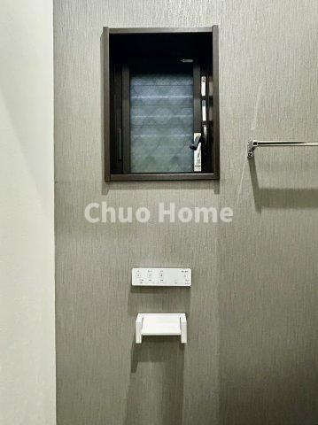 葛飾区水元2丁目中古住宅の内装|【ウォシュレット】清潔に使いたいお手洗いには最適な設備です。もちろんウォームレットも標準装備です。