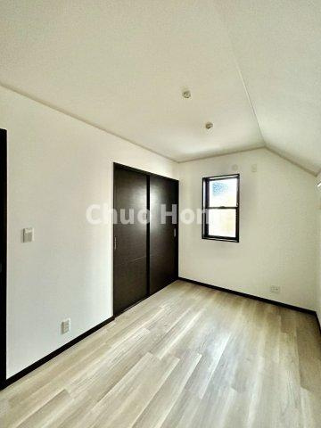 葛飾区水元2丁目中古住宅の子供部屋|【子供部屋】お子様を持つ家庭の約6割が「家族や子どものため」に購入を希望。入学後の転校を避け、広い空間でのびのび育てたいなどの親心が、家探しのきっかけになっているようです。