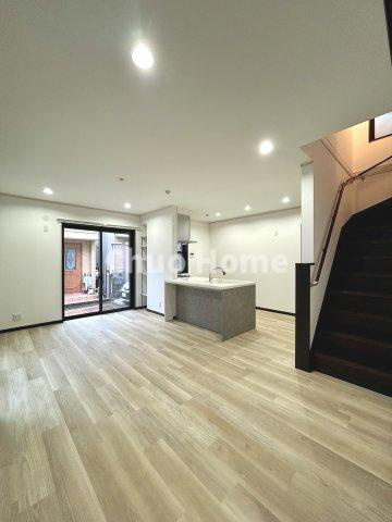 葛飾区水元2丁目中古住宅の居間・リビング|居間リビング